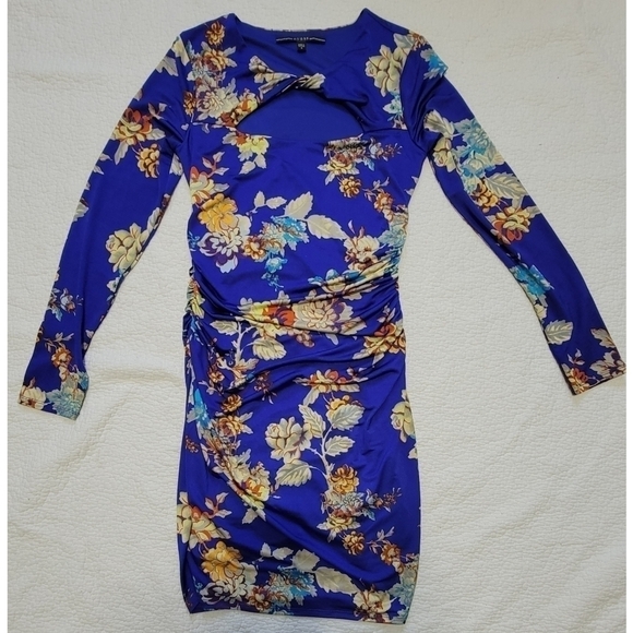 Guess Floral Twisted Keyhole Bodycon Dress - Picture 3 of 10
